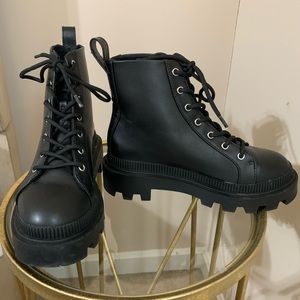 H&M Divided Lace Up Boots perfect condition size US 5.5
